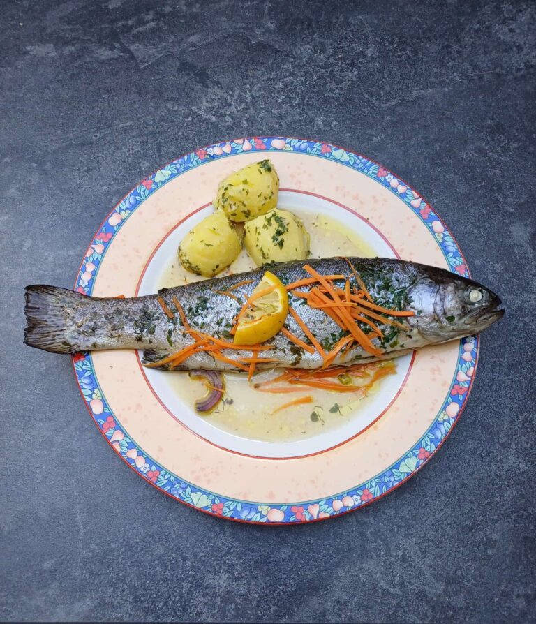 frische Forelle mit Kartoffeln, vielen Dank für das Einverständnis das Foto zu teilen